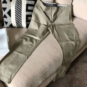 Banana Republic Khaki pants 34/32 Great condition